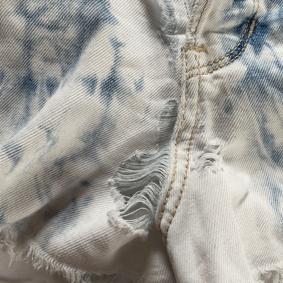 Hollister Jean Shorts - Picture 4 of 12